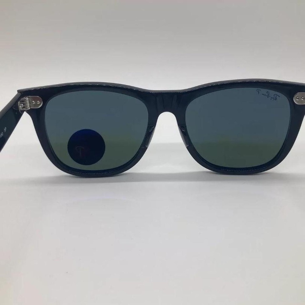 Ray-Ban Wayfarer Black  Polarized Sunglasses - Picture 3 of 8